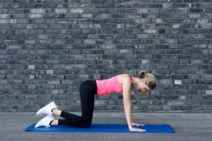 Самые эффективные упражнения для накачивания попы Упражнения на верх ягодичной мышцы